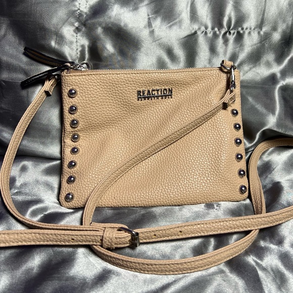 Kenneth Cole‎ Reaction Studded Crossbody Mini Bag Pebbled Tan Vegan Festival - Picture 1 of 8